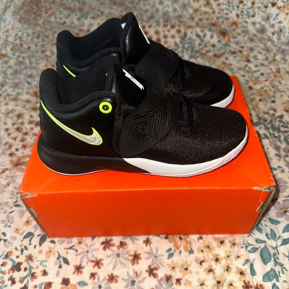 Kyrie Irving fly trap 3 (preschool)